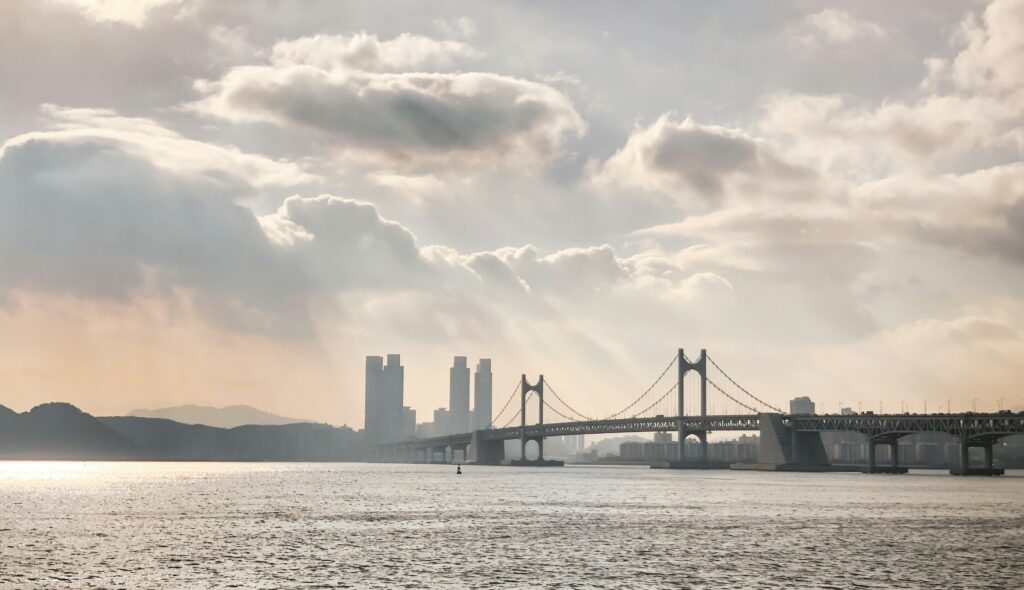 Stadtsilhouette von Busan (Südkorea). 